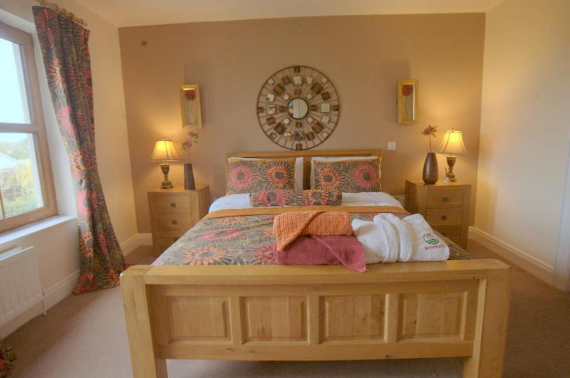 Knockalla Luxury Property With Hot Tub Suitable For Families Портадаун Екстериор снимка