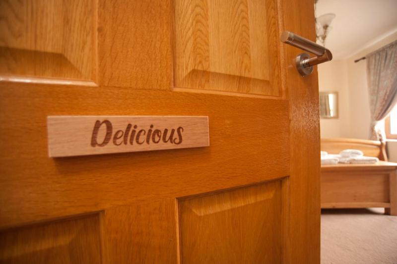 Knockalla Luxury Property With Hot Tub Suitable For Families Портадаун Екстериор снимка