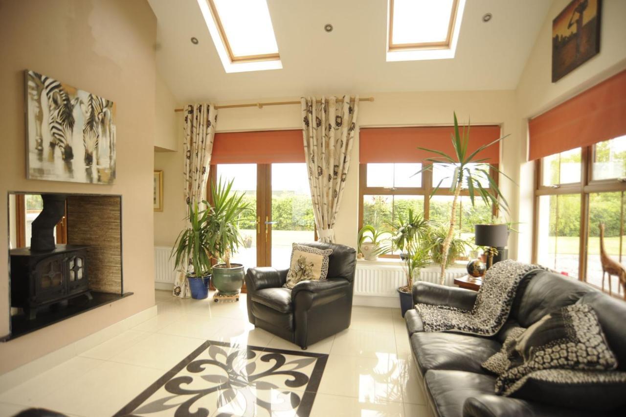 Knockalla Luxury Property With Hot Tub Suitable For Families Портадаун Екстериор снимка